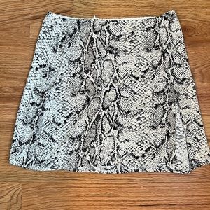 Snake print mini skirt with slit
